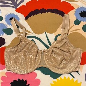 Chantelle Tan / Nude Bra (like new)